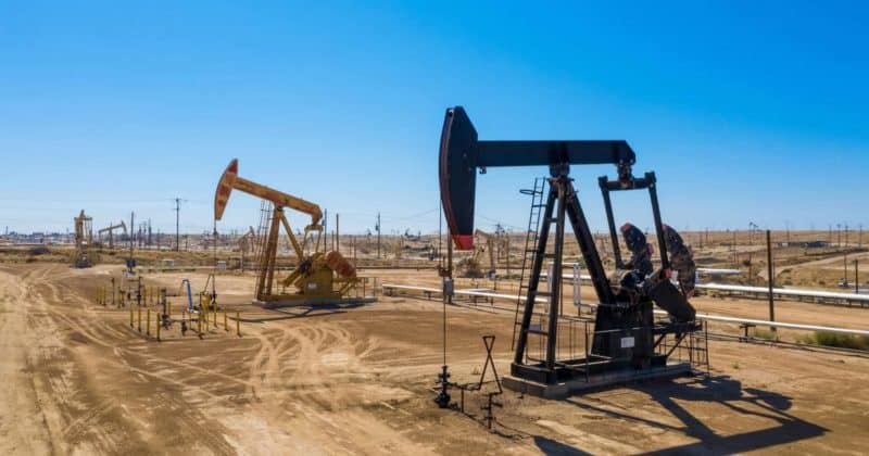 Oil surges back above $100 as Trump presses Iran to reopen Hormuz